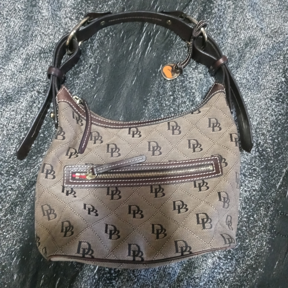 Hand bag
